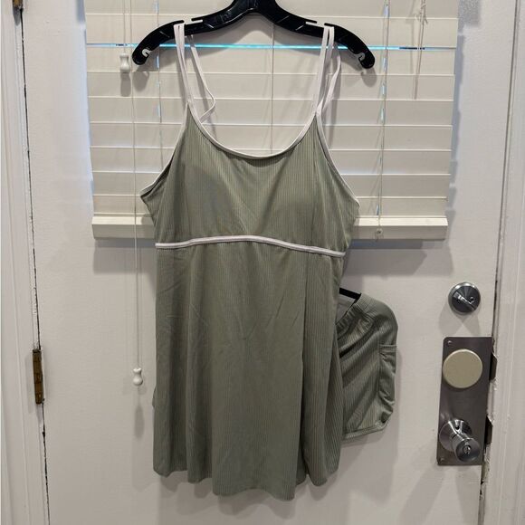 Plus size two piece tankini swimsuit - Picture 2 of 8